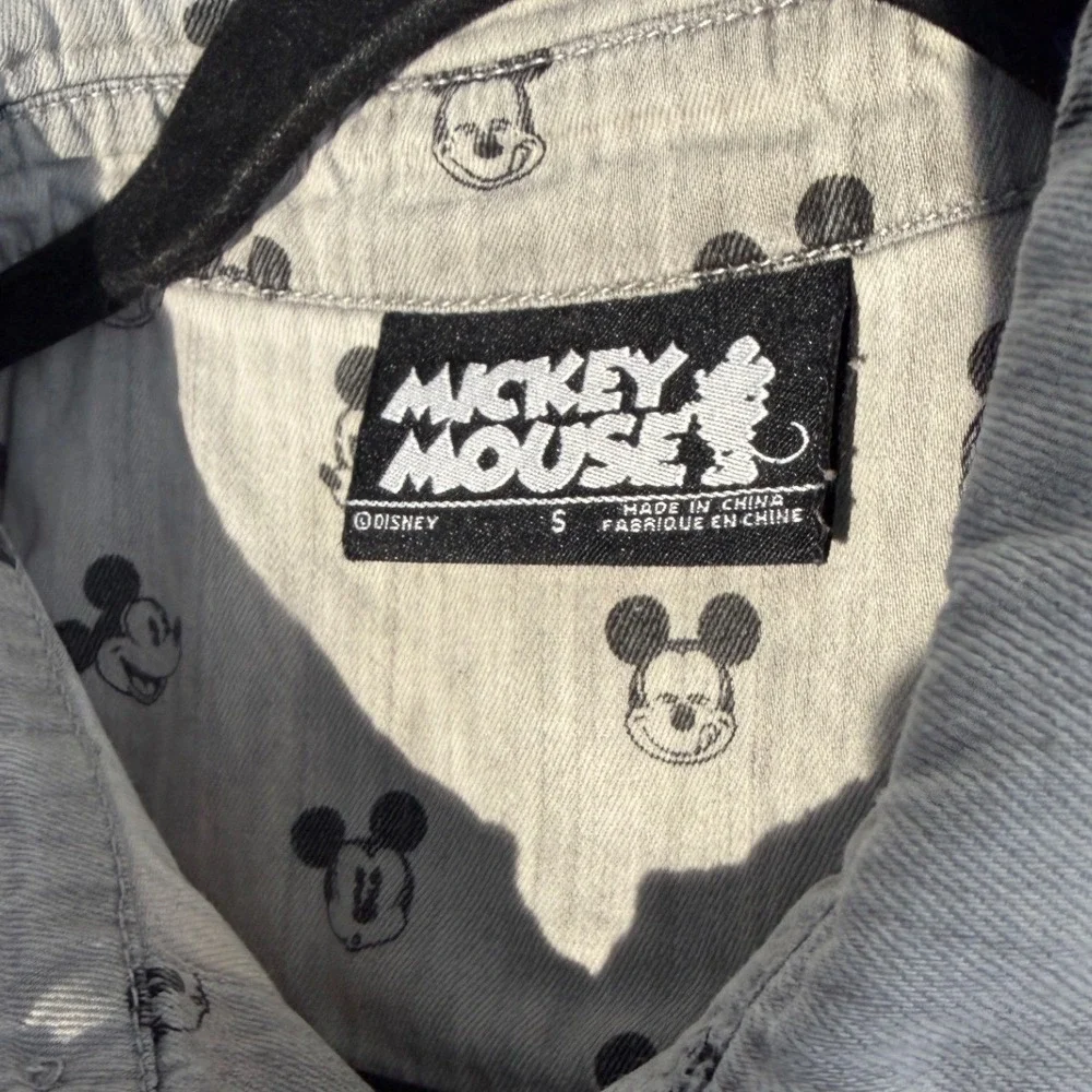 Disney Mickey Mouse Button Up Shirt Mens Small Gray All Over Print Cotton